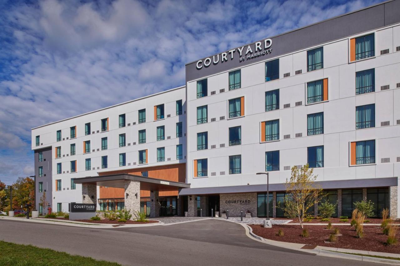 Hotel Courtyard By Marriott Petoskey At Victories Square Esterno foto